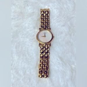 GUCCI - Ladies Genuine Gold ladies watch (battery needed)